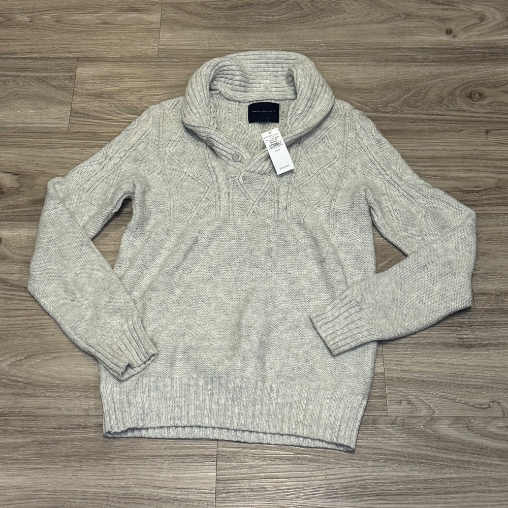 American Eagle Women's Grey Sweater – Size Small